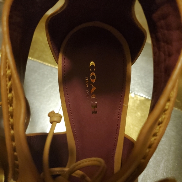 Shoes - Picture 2 of 4